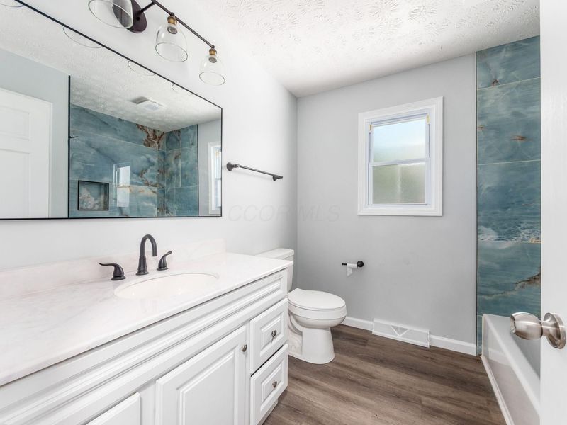1585 N Wilson Road , Columbus, OH 43204 Photo 13