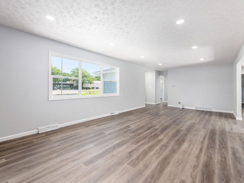 1585 N Wilson Road , Columbus, OH 43204 Photo 3