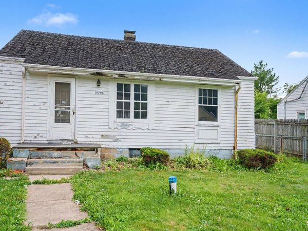 19796 Gilmer Street, South Bend, IN 46614