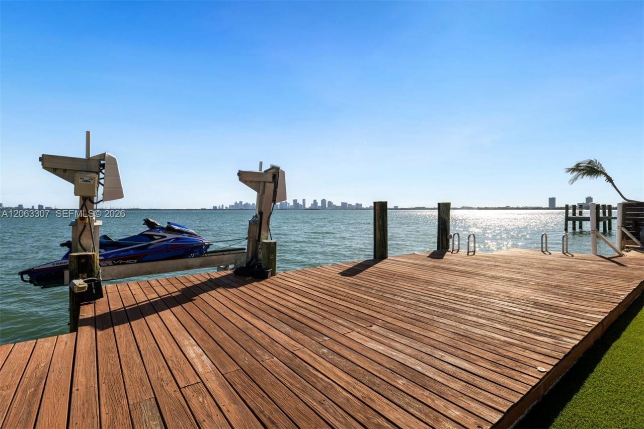 1460 S Treasure Dr , North Bay Village, FL 33141 Photo