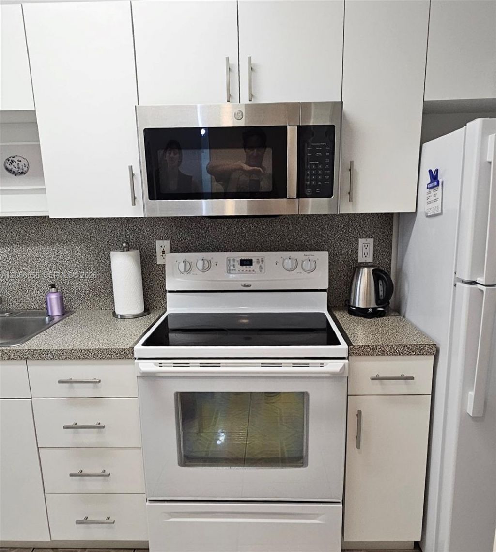 100 Lincoln Rd , Unit 616, Miami Beach, FL 33139 Photo