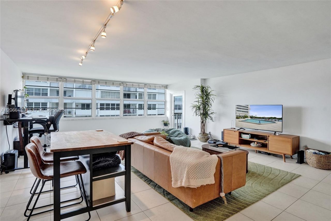 1170 N Federal Hwy, Unit 1008, Fort Lauderdale, FL 33304 Photo