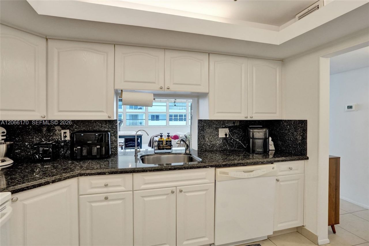 1170 N Federal Hwy, Unit 1008, Fort Lauderdale, FL 33304 Photo