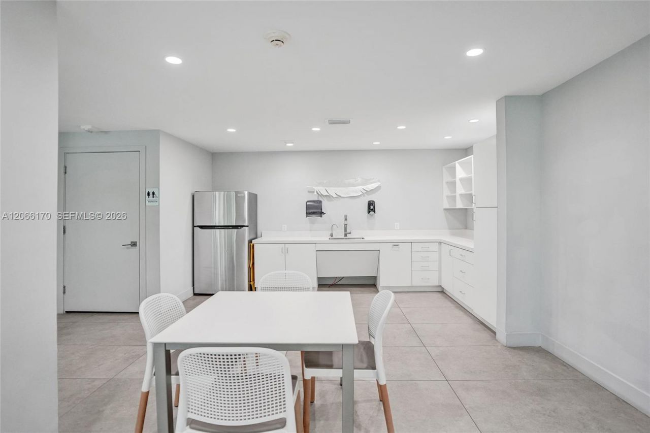 1170 N Federal Hwy, Unit 1008, Fort Lauderdale, FL 33304 Photo