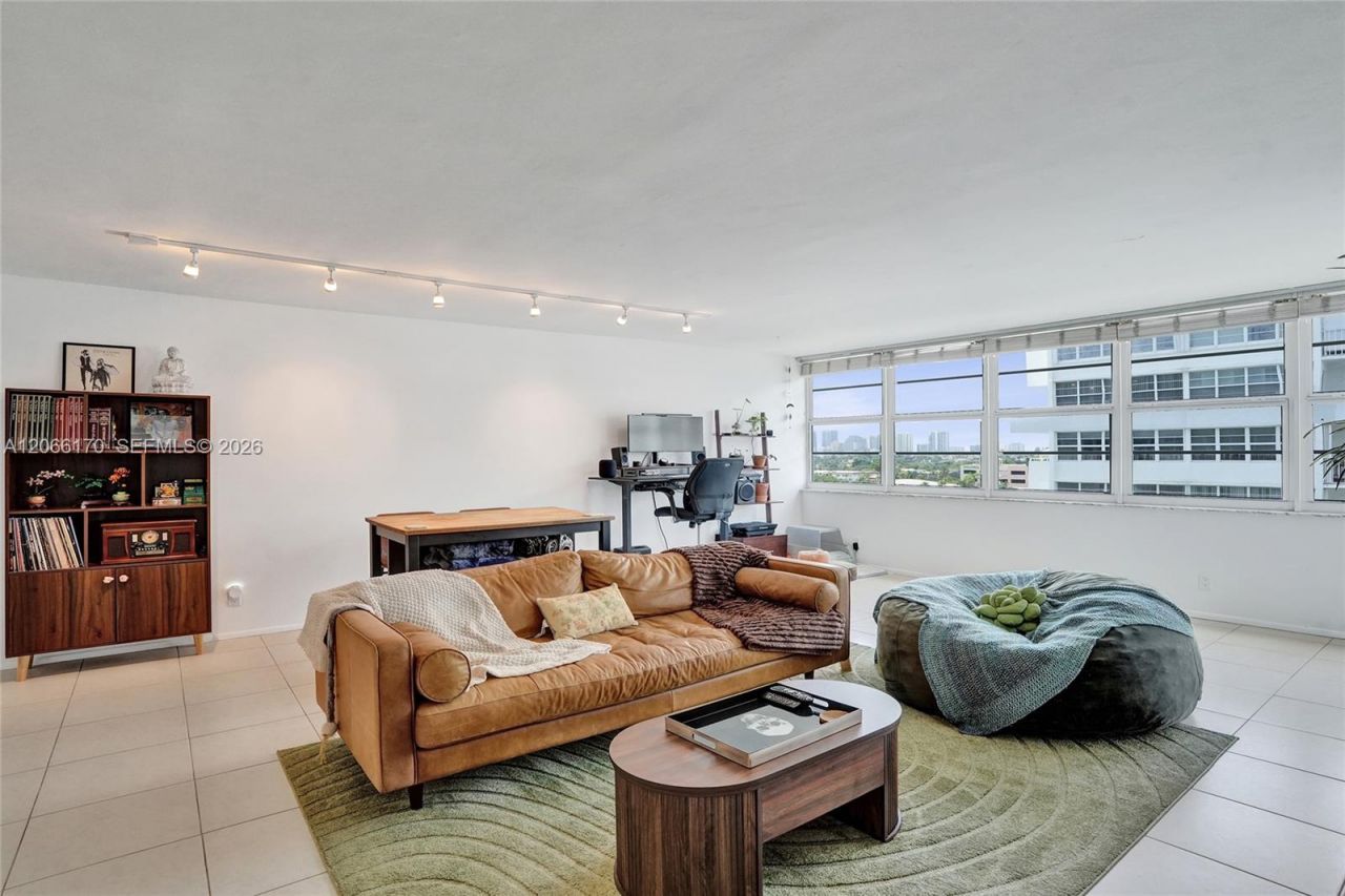 1170 N Federal Hwy, Unit 1008, Fort Lauderdale, FL 33304 Photo