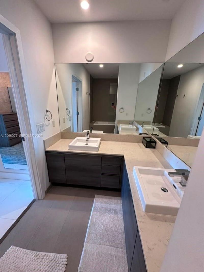 1080 Brickell Ave , Unit 4202, Miami, FL 33131 Photo