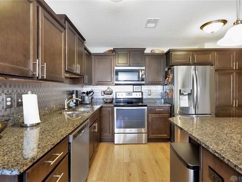 37 Old Pond Rd, Springboro, OH 45066 Photo 11