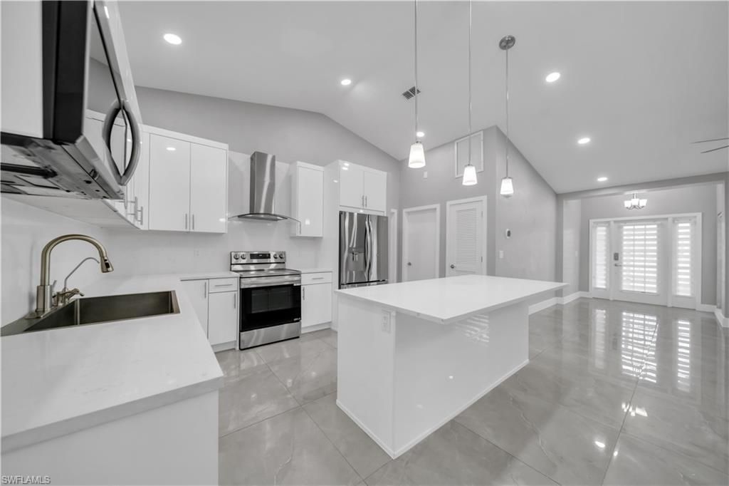 538 Whispering Wind Bend, Lehigh Acres, FL 33974 Photo