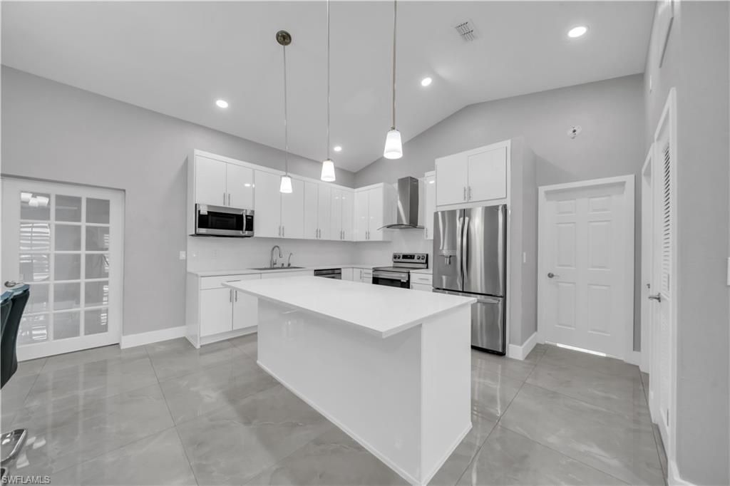 538 Whispering Wind Bend, Lehigh Acres, FL 33974 Photo