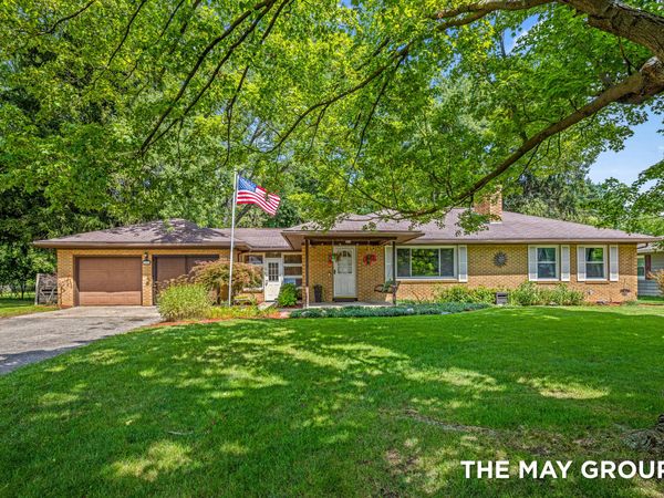 1515 Lancashire Drive SE, Grand Rapids, MI 49508