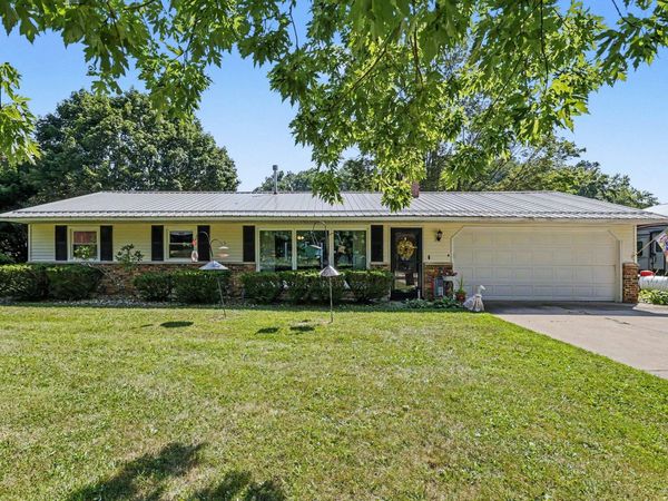 3124 Knight Drive, Buchanan, MI 49107