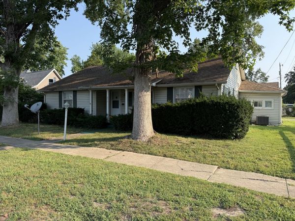 810 E 7th Street , Centralia, IL 62801