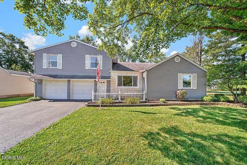 207 W Bigelow Avenue, Findlay, OH 45840 Main Photo