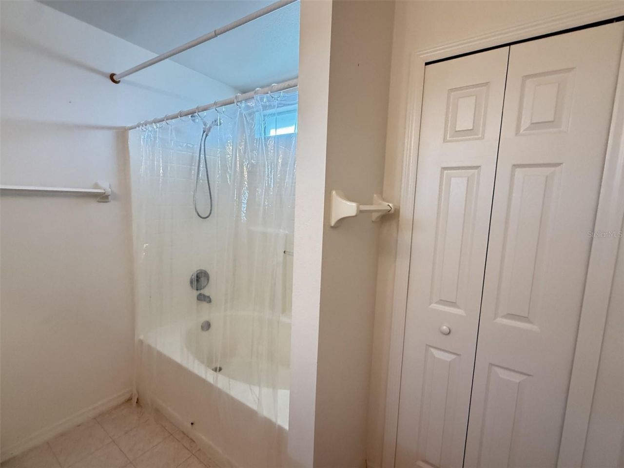 2825 Tamarind Drive, Edgewater, FL 32141 Photo