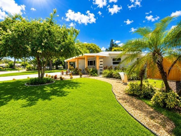 138 DAVISON AVENUE NE, ST PETERSBURG, FL 33703