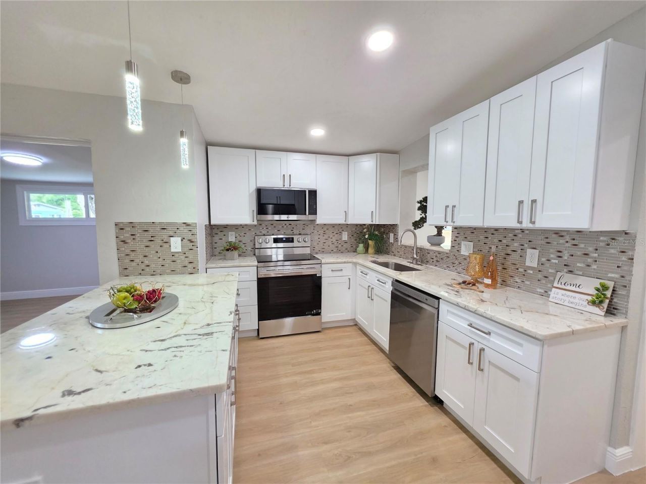 138 Davison Avenue Ne, Saint Petersburg, FL 33703 Photo
