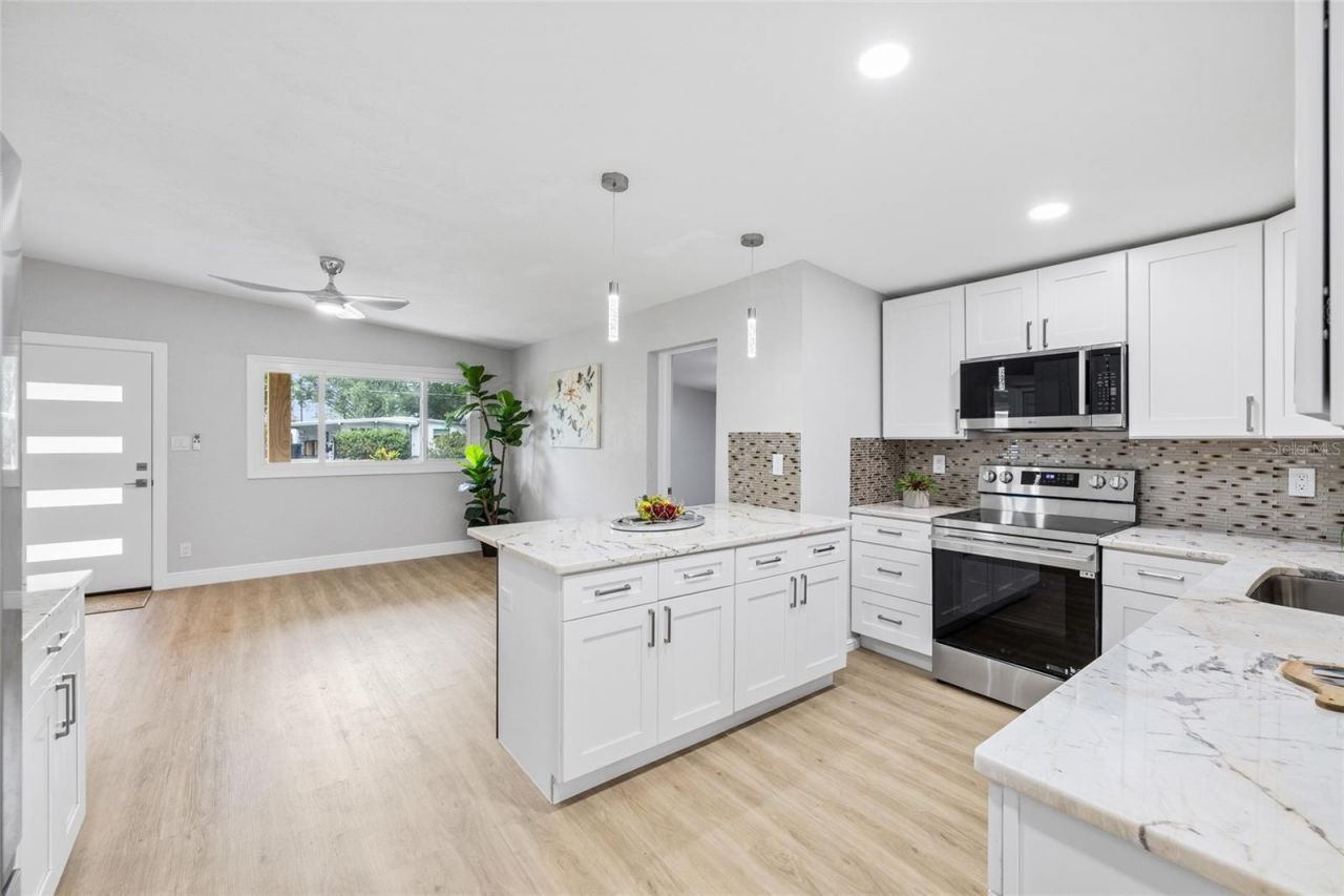 138 Davison Avenue Ne, Saint Petersburg, FL 33703 Photo