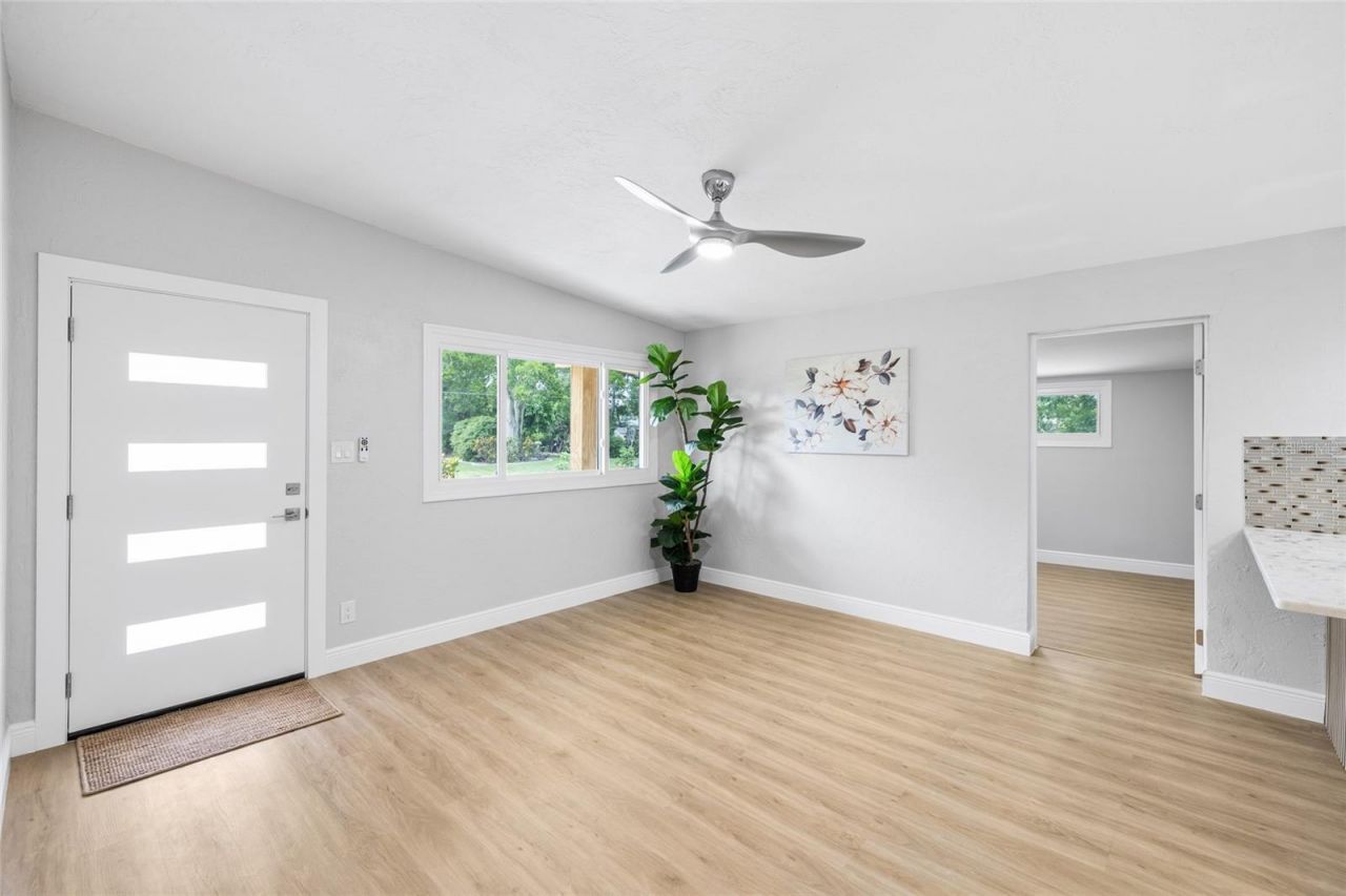 138 Davison Avenue Ne, Saint Petersburg, FL 33703 Photo