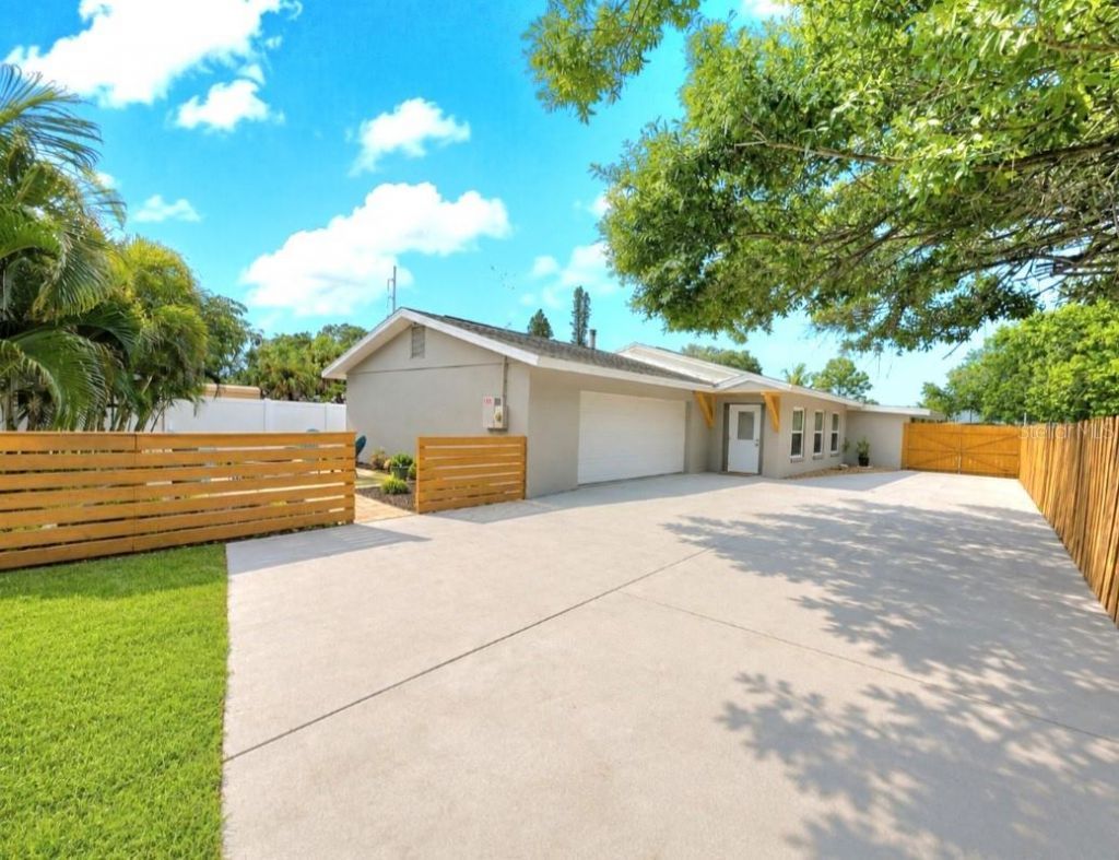 138 Davison Avenue Ne, Saint Petersburg, FL 33703 Photo