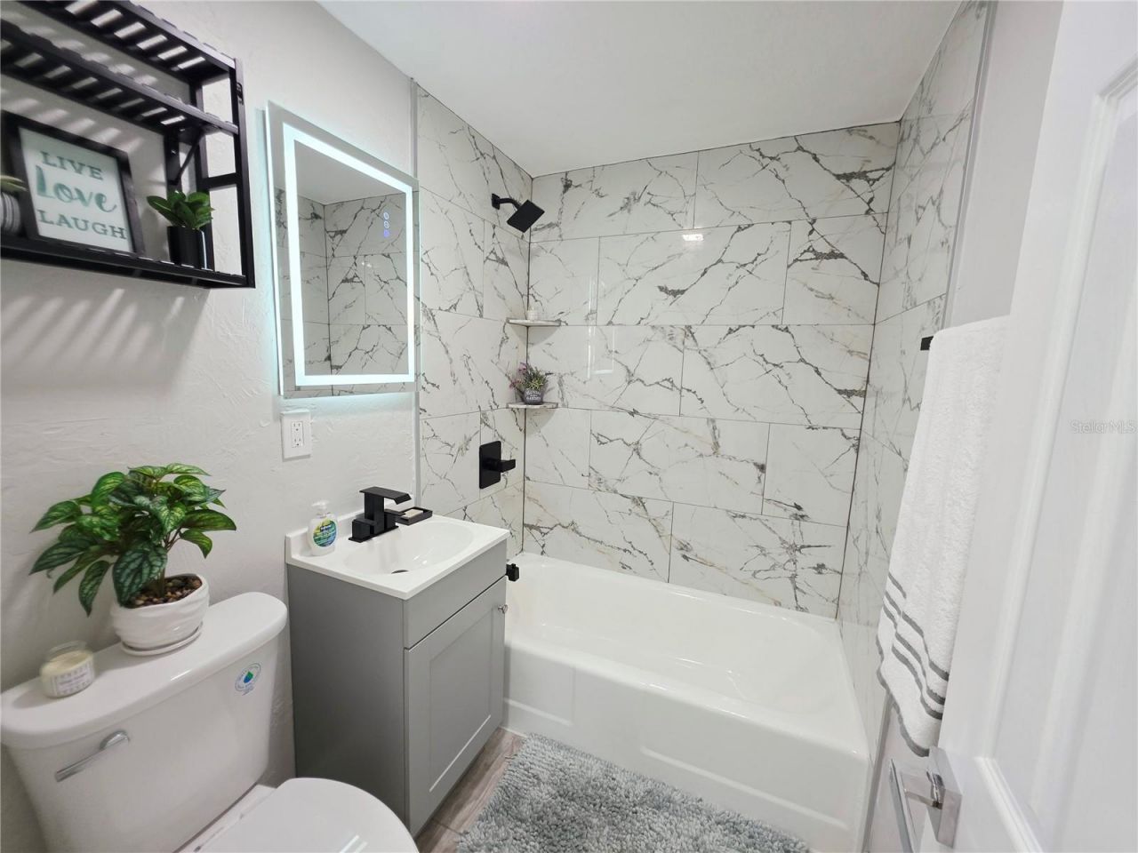 138 Davison Avenue Ne, Saint Petersburg, FL 33703 Photo