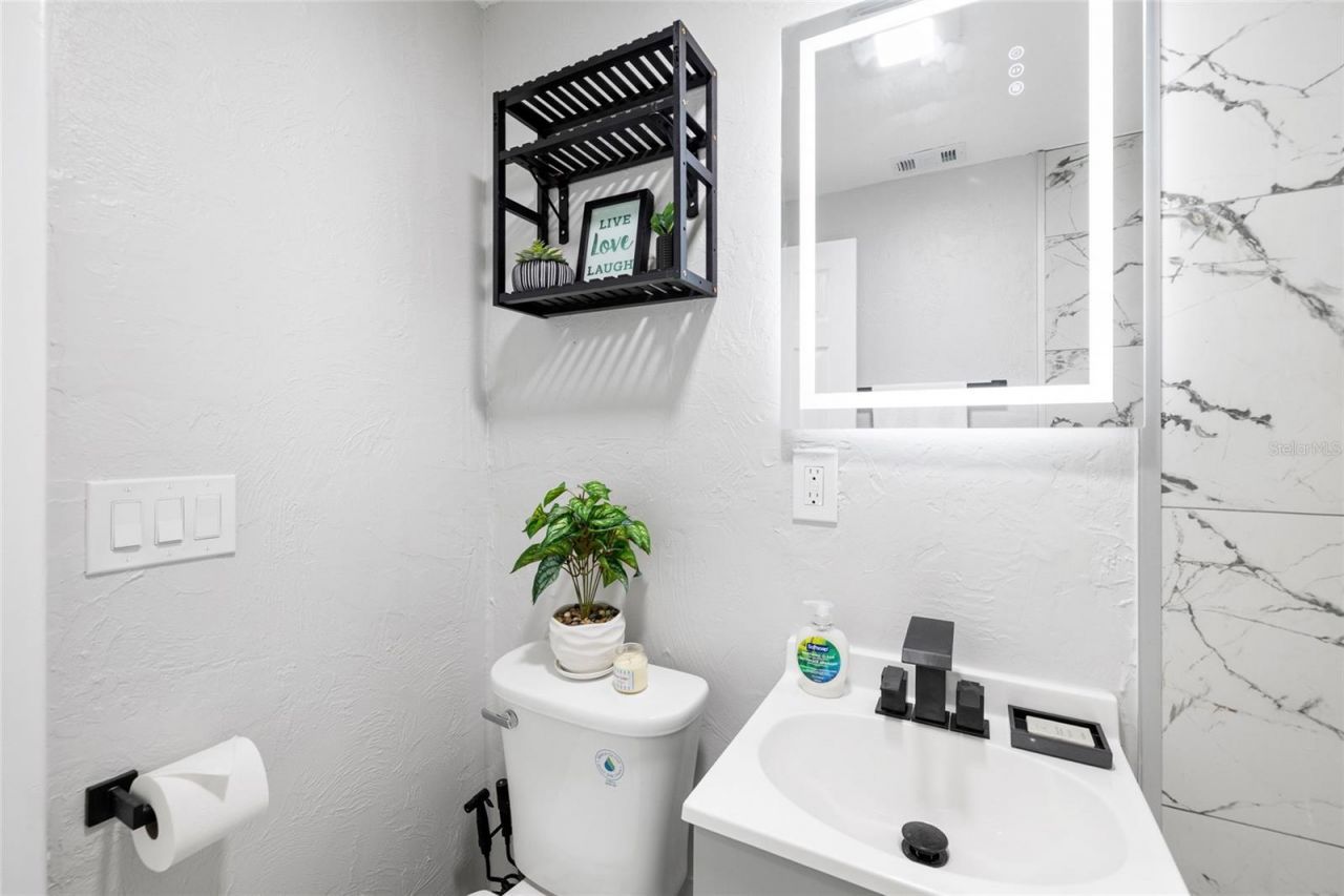 138 Davison Avenue Ne, Saint Petersburg, FL 33703 Photo