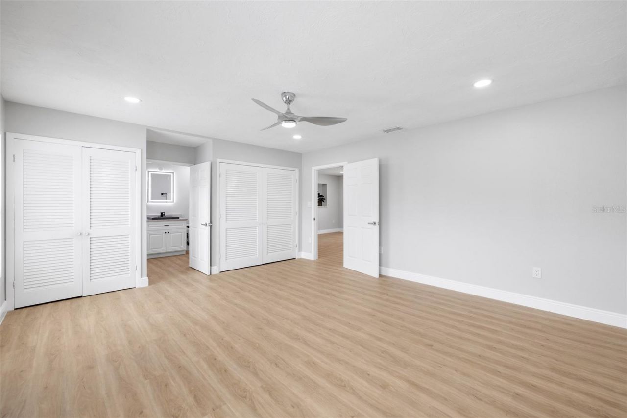 138 Davison Avenue Ne, Saint Petersburg, FL 33703 Photo