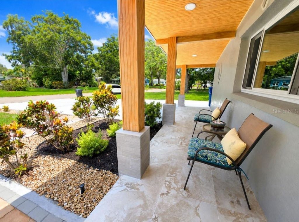 138 Davison Avenue Ne, Saint Petersburg, FL 33703 Photo