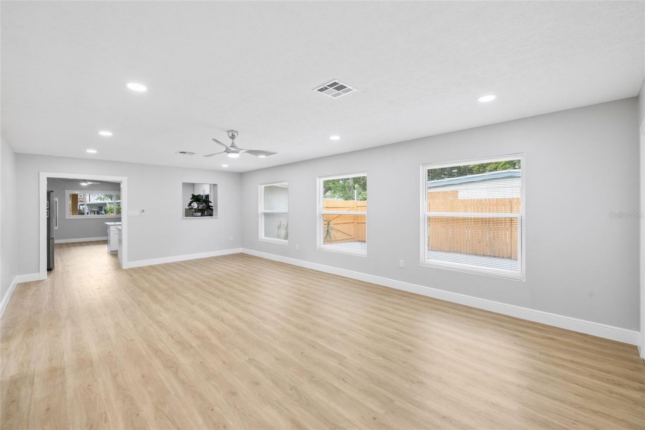 138 Davison Avenue Ne, Saint Petersburg, FL 33703 Photo