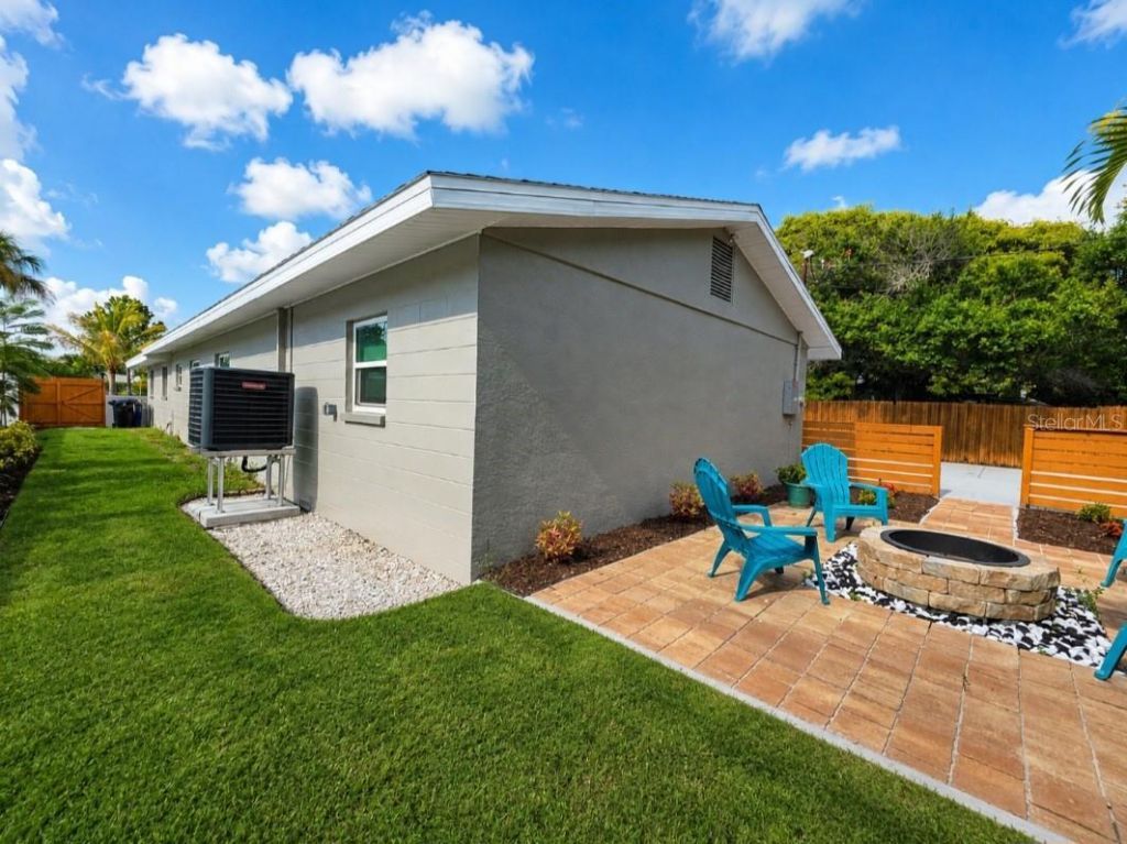138 Davison Avenue Ne, Saint Petersburg, FL 33703 Photo