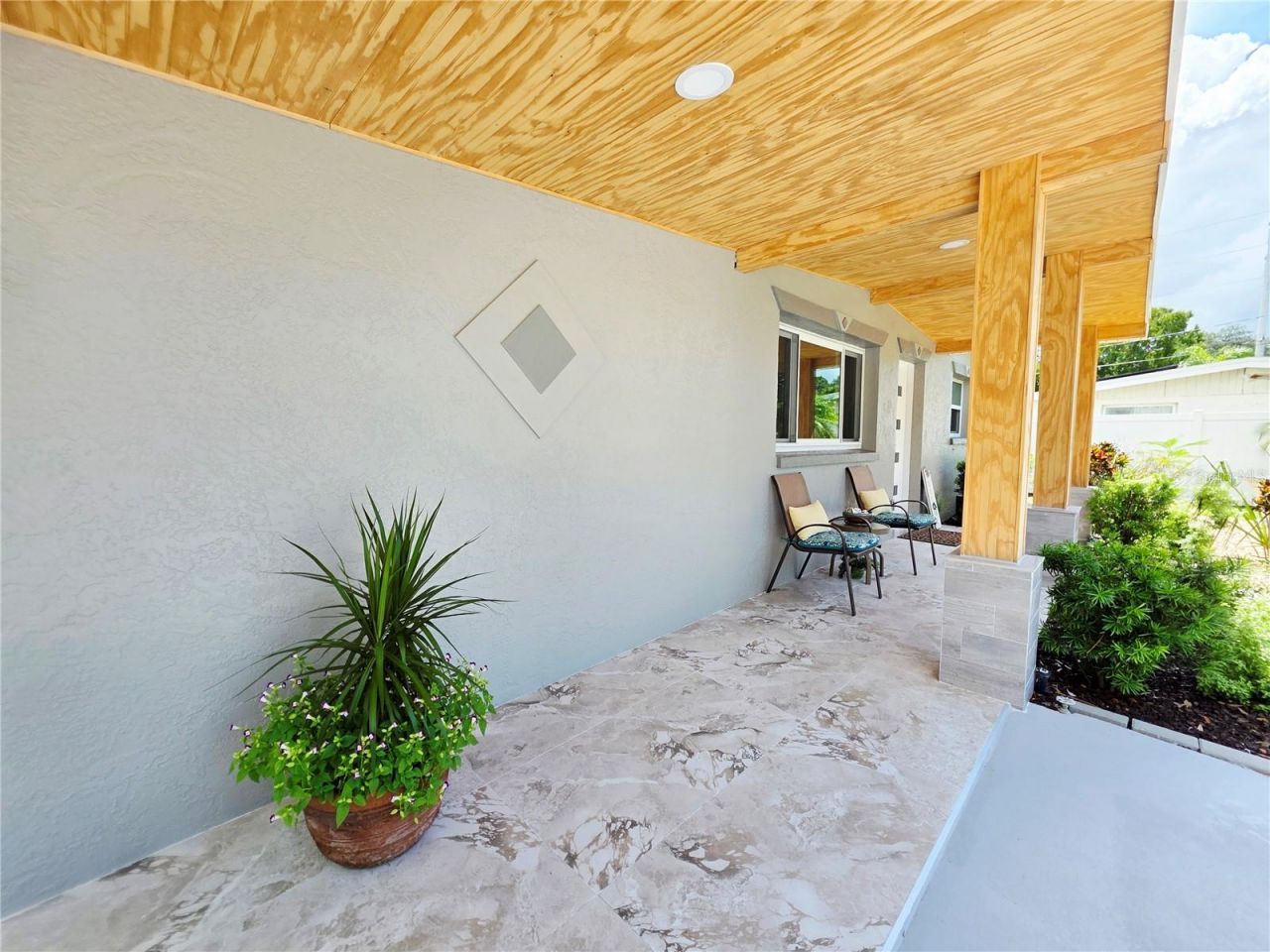 138 Davison Avenue Ne, Saint Petersburg, FL 33703 Photo