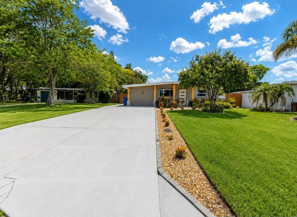 138 Davison Avenue Ne, Saint Petersburg, FL 33703 Photo
