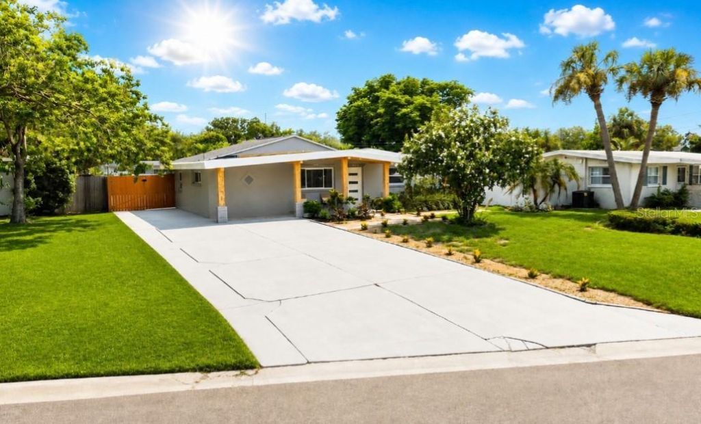 138 Davison Avenue Ne, Saint Petersburg, FL 33703 Photo