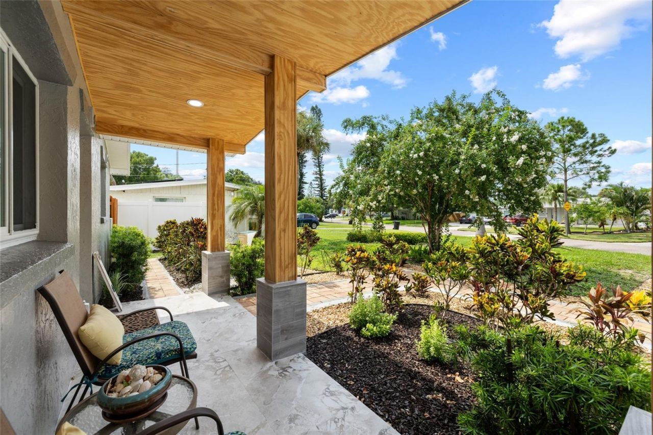 138 Davison Avenue Ne, Saint Petersburg, FL 33703 Photo