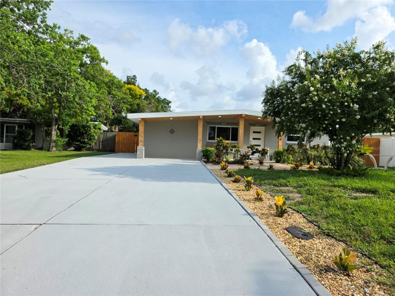 138 Davison Avenue Ne, Saint Petersburg, FL 33703 Photo