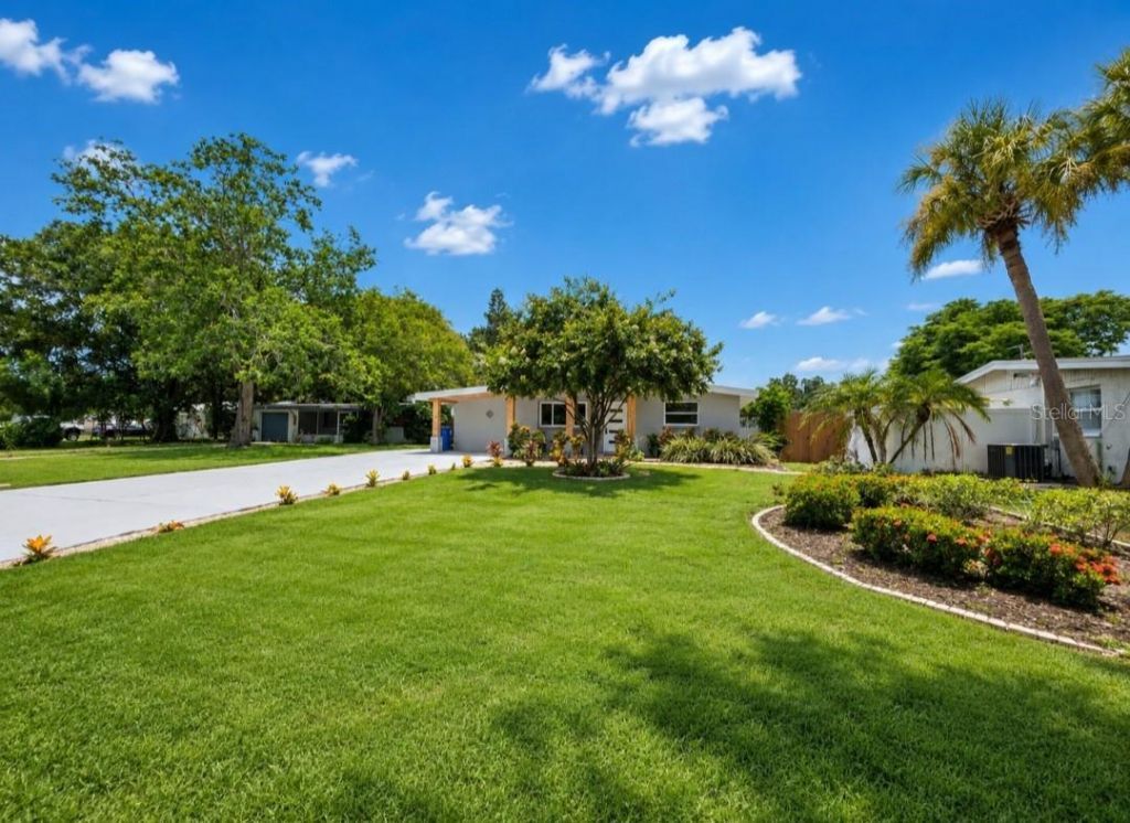 138 Davison Avenue Ne, Saint Petersburg, FL 33703 Photo
