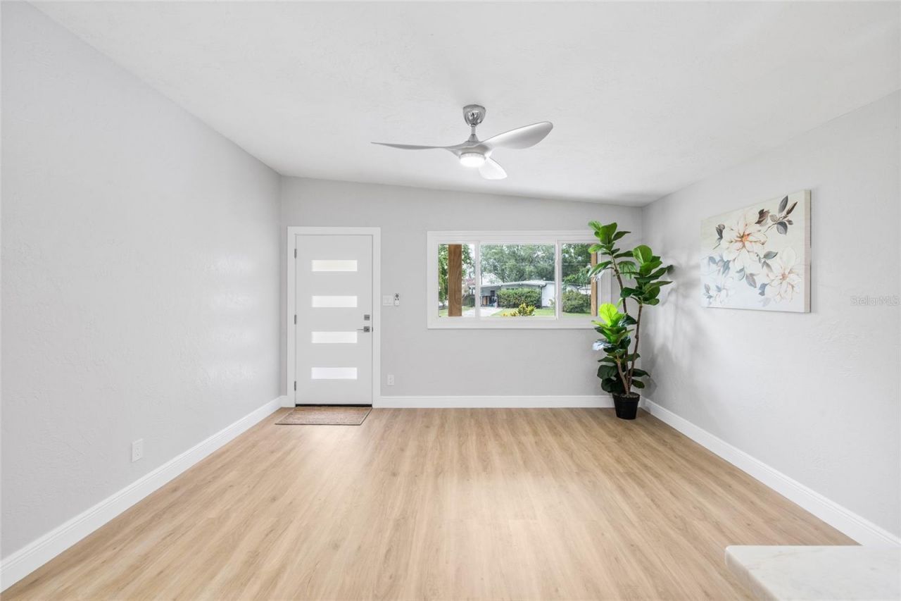 138 Davison Avenue Ne, Saint Petersburg, FL 33703 Photo