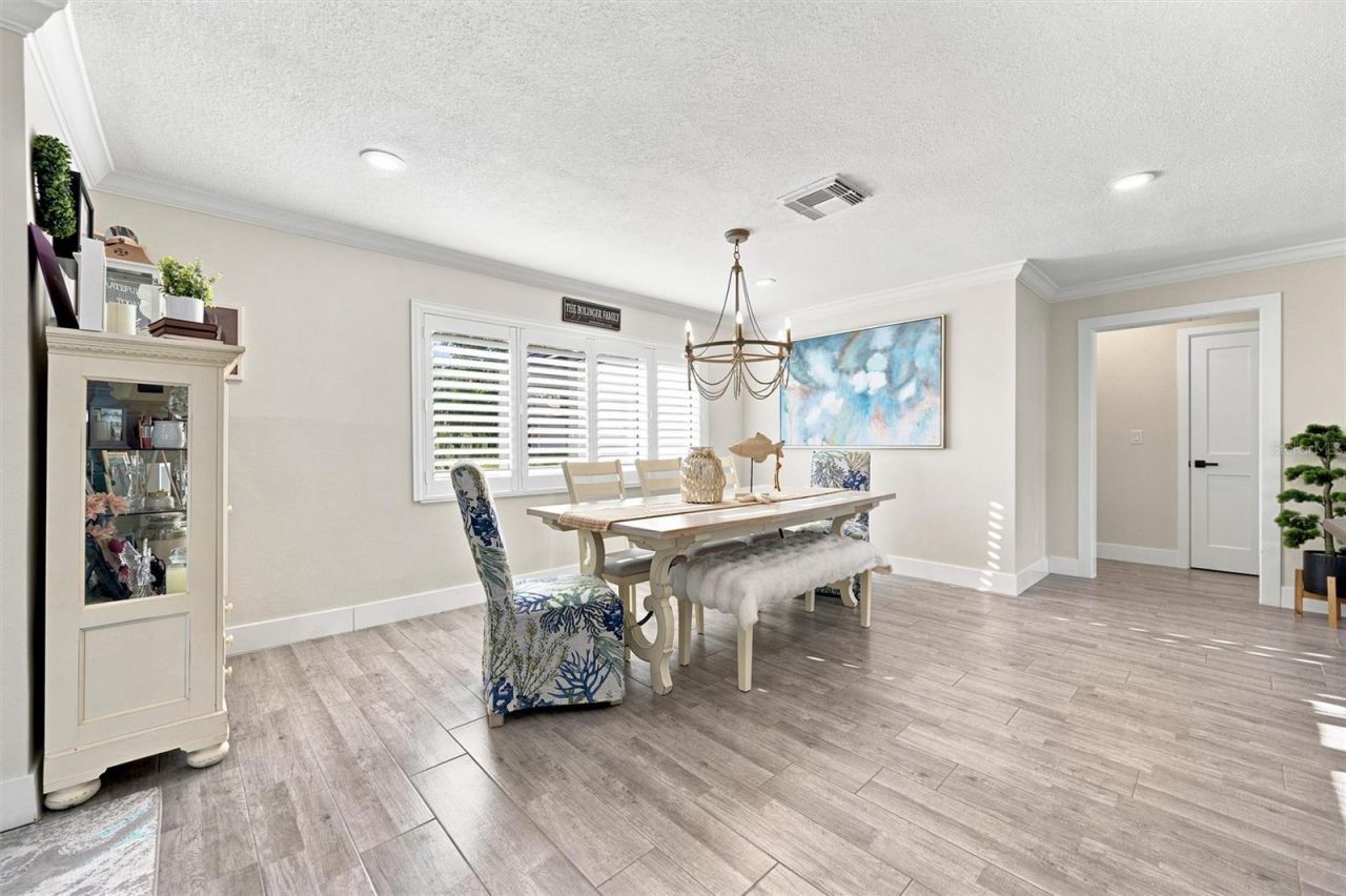 2022 Hawaii Avenue Ne, Saint Petersburg, FL 33703 Photo