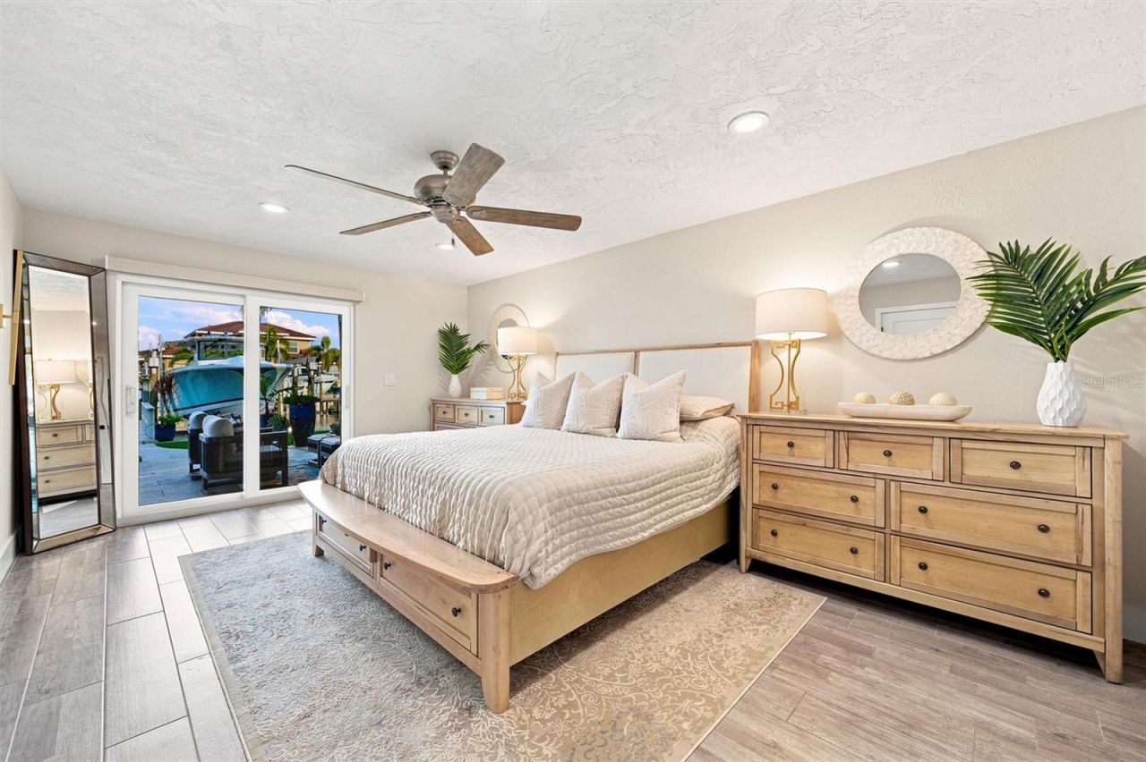 2022 Hawaii Avenue Ne, Saint Petersburg, FL 33703 Photo