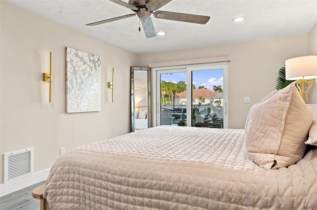 2022 Hawaii Avenue Ne, Saint Petersburg, FL 33703 Photo