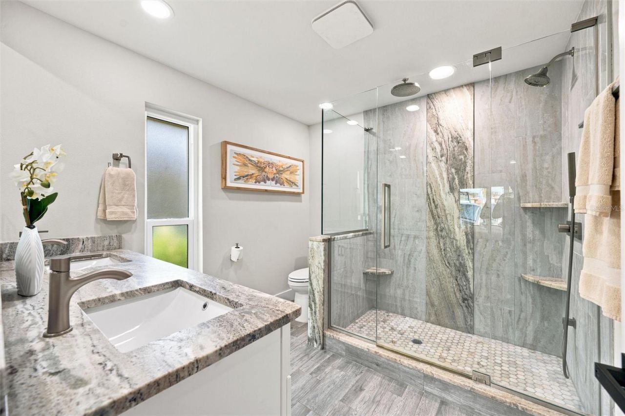 2022 Hawaii Avenue Ne, Saint Petersburg, FL 33703 Photo