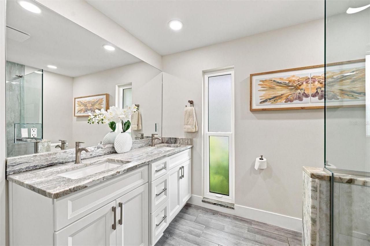 2022 Hawaii Avenue Ne, Saint Petersburg, FL 33703 Photo
