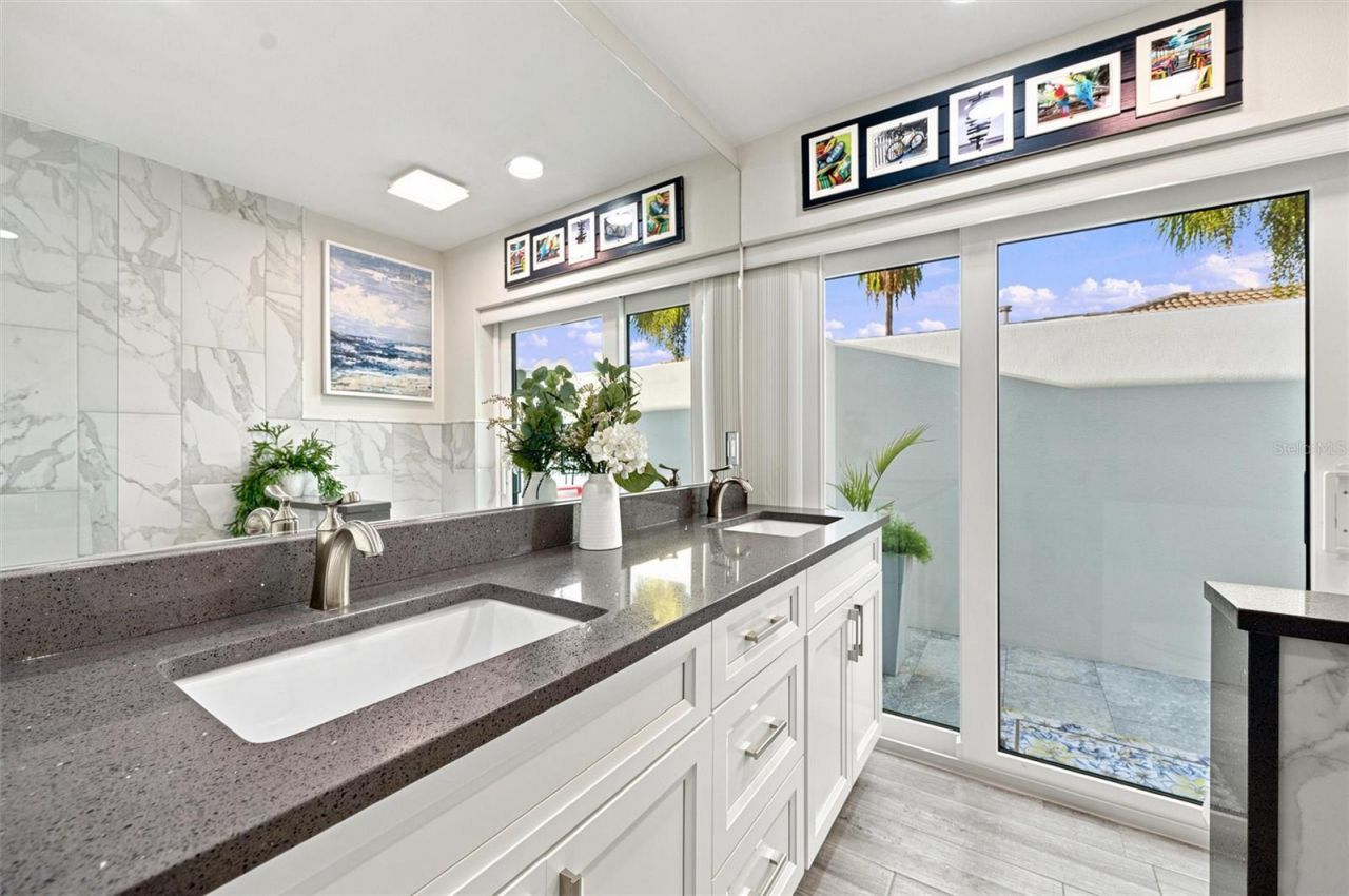 2022 Hawaii Avenue Ne, Saint Petersburg, FL 33703 Photo