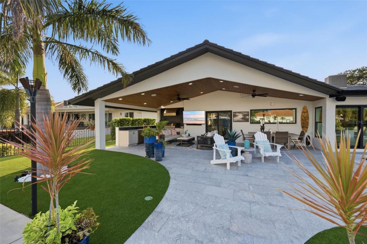 2022 Hawaii Avenue Ne, Saint Petersburg, FL 33703 Photo