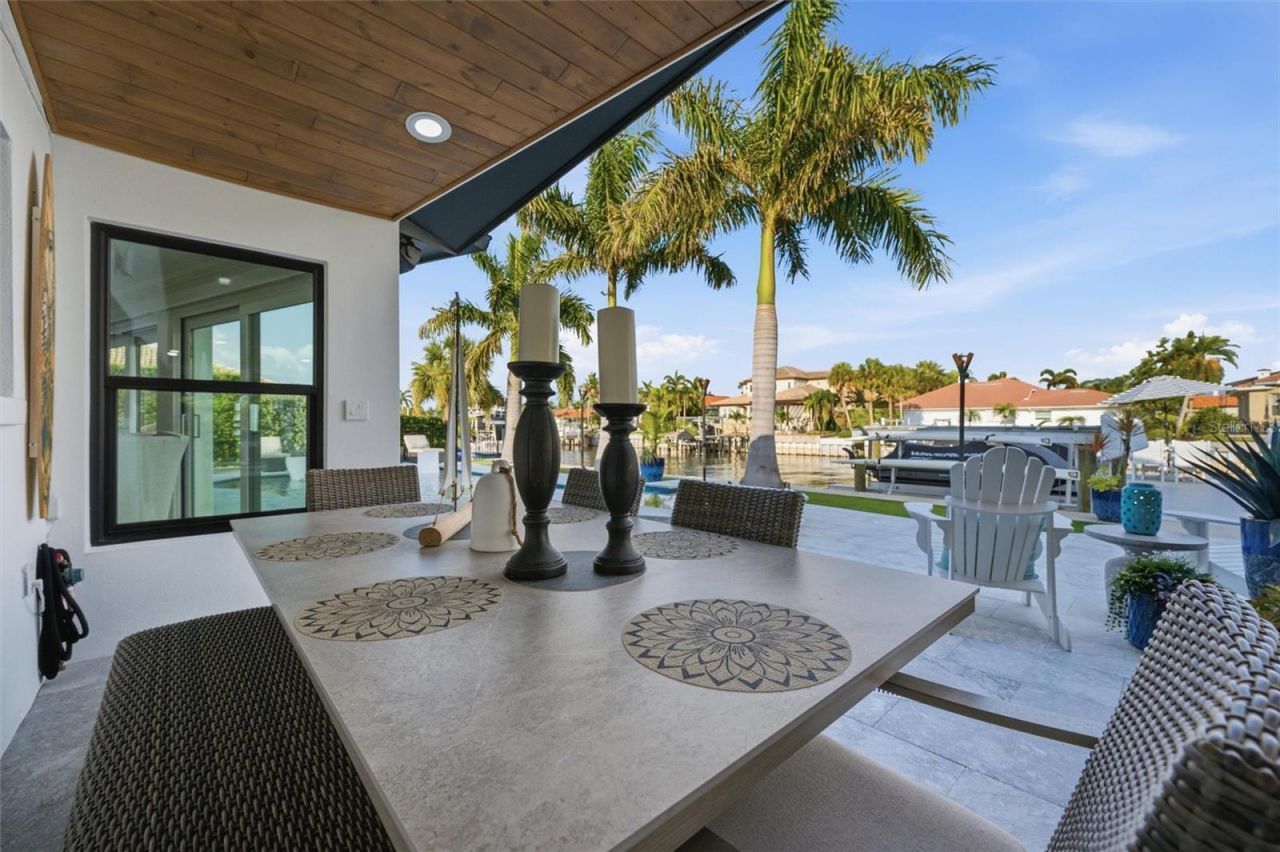 2022 Hawaii Avenue Ne, Saint Petersburg, FL 33703 Photo