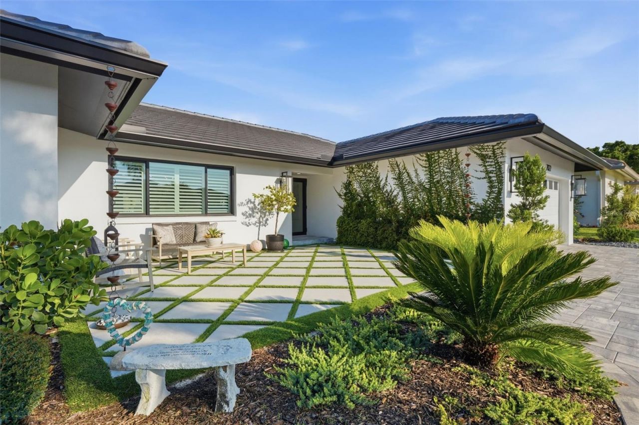 2022 Hawaii Avenue Ne, Saint Petersburg, FL 33703 Photo