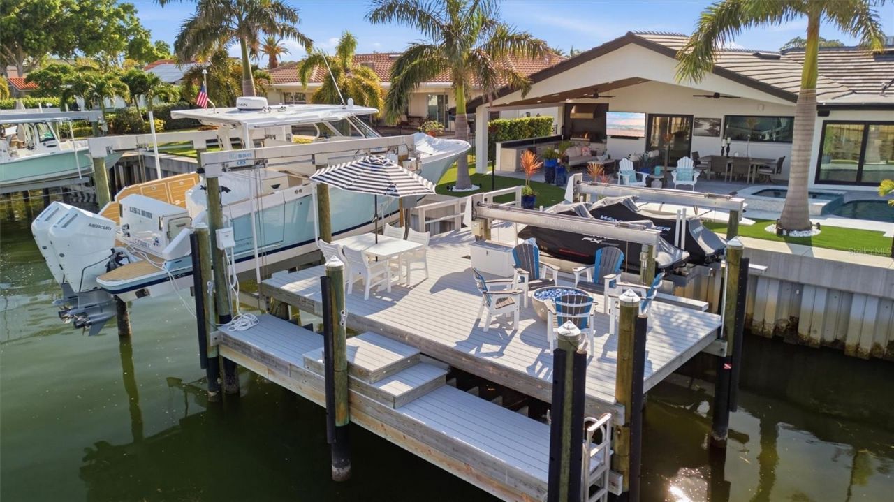 2022 Hawaii Avenue Ne, Saint Petersburg, FL 33703 Photo
