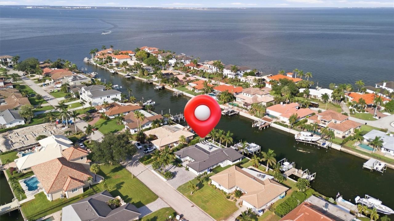 2022 Hawaii Avenue Ne, Saint Petersburg, FL 33703 Photo