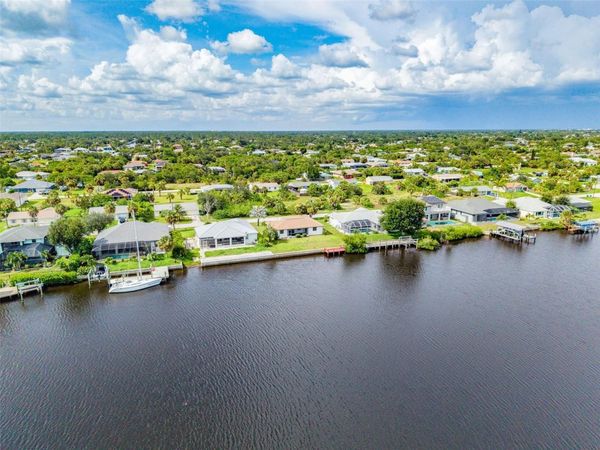 18422 ARAPAHOE CIRCLE , PORT CHARLOTTE, FL 33948