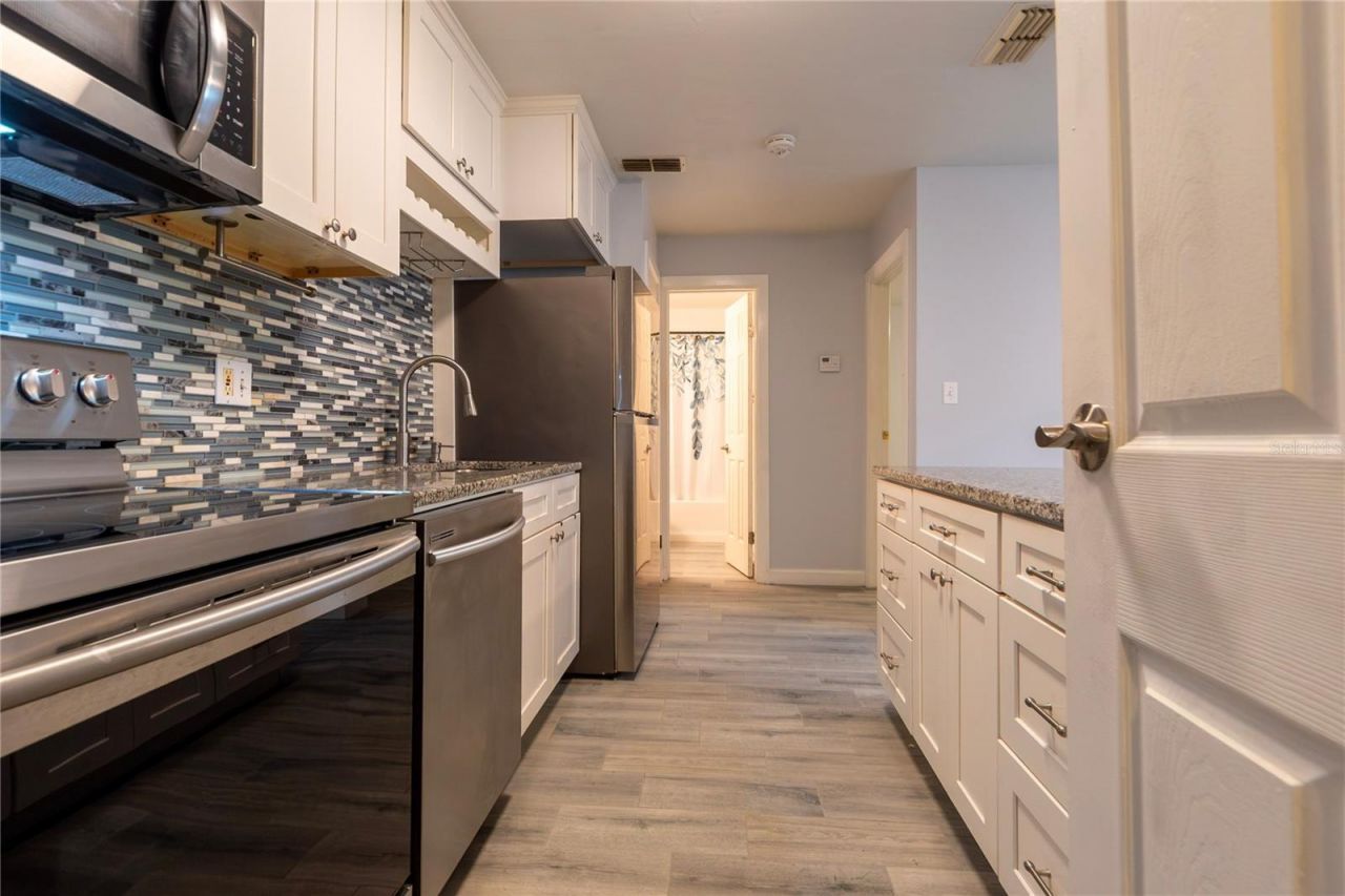 1400 Gandy Boulevard N, Unit 1010, Saint Petersburg, FL 33702 Photo
