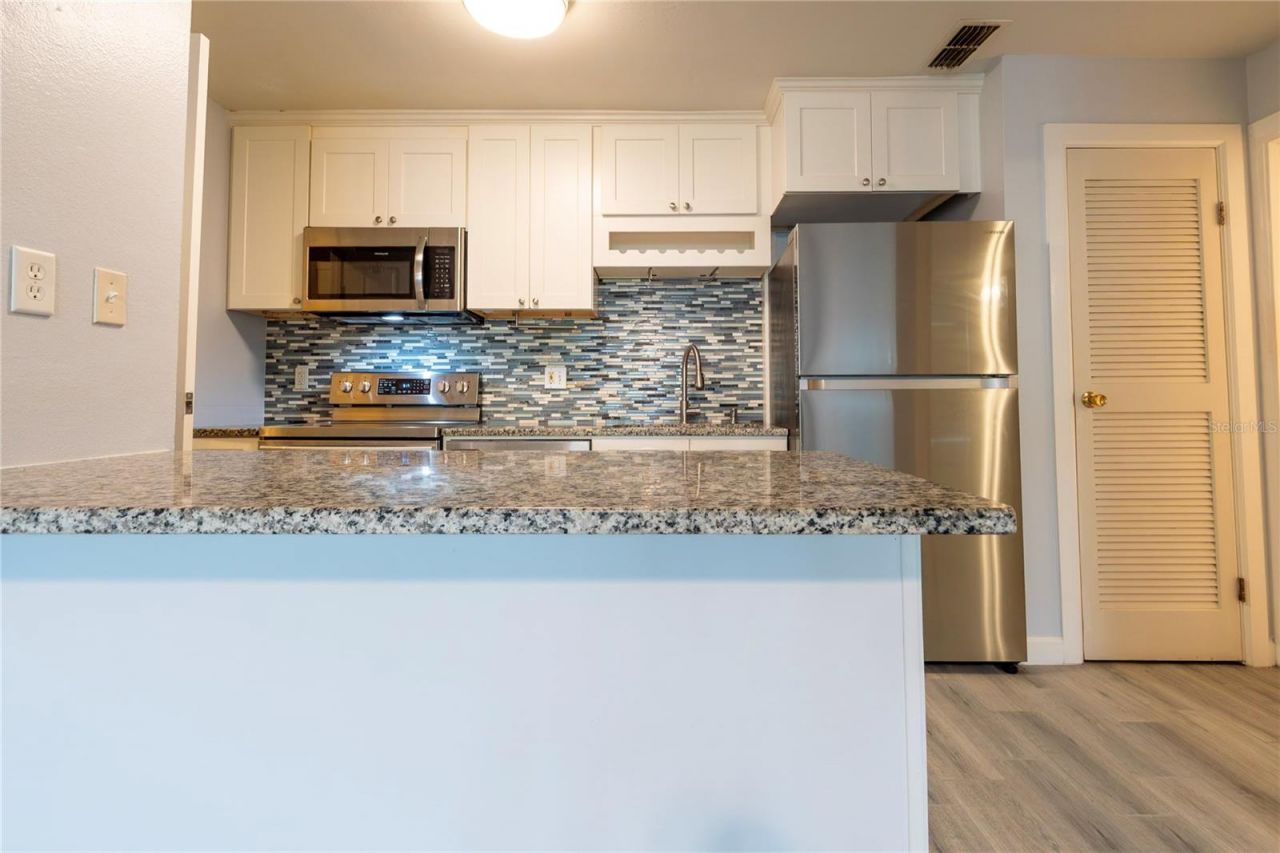 1400 Gandy Boulevard N, Unit 1010, Saint Petersburg, FL 33702 Photo